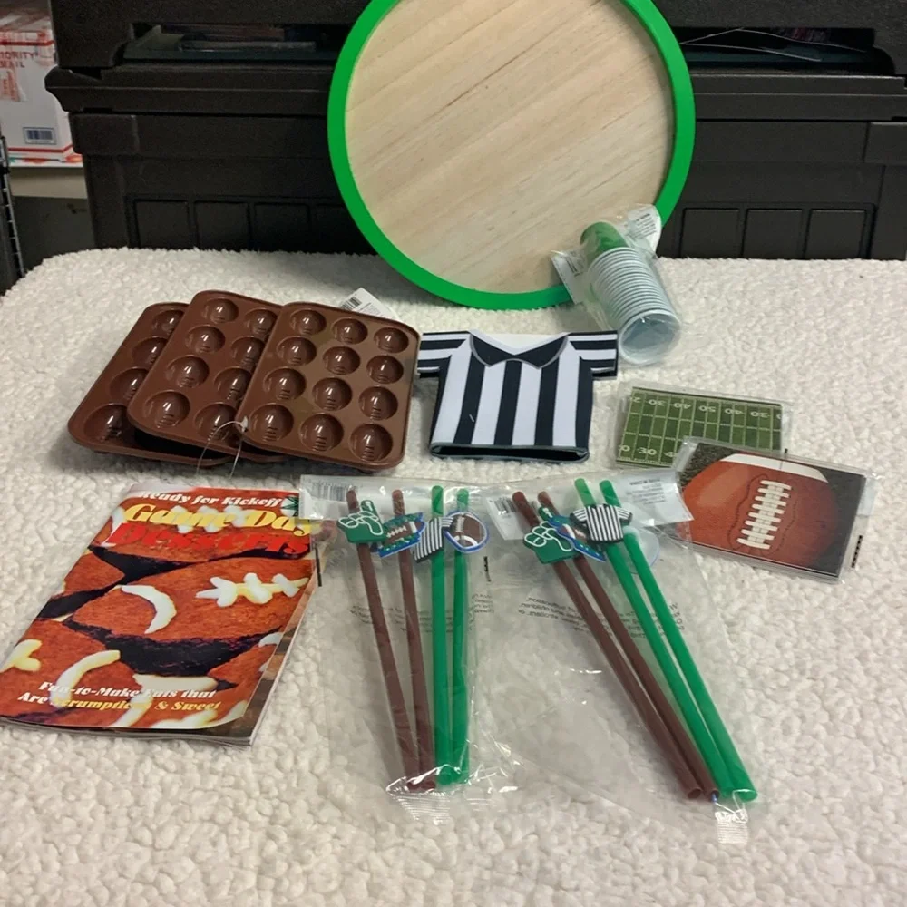 Football Party 20 Pc Set NEW Football ice Trays Coasters Straws Cups Tray & more